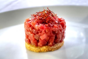Tartar de atún rojo con queso payoyo - Restaurante Pradillo