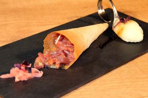 Cucurucho de atún rojo con sorbete de cítricos y albahaca - Venta Pinto