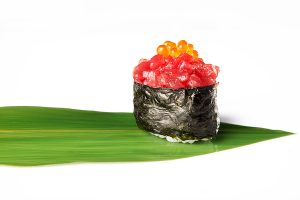 Gunkan de tartar y huevas de salmón Restaurante Antonio