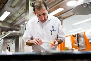 atuneate en el faro del puerto