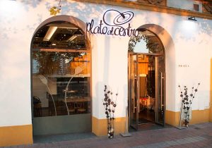 Plato al centro sevilla