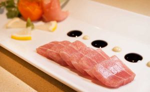 sashimi de ventresca de atún rojo