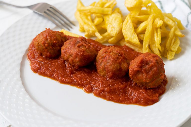 Albóndigas De Atún Rojo En Salsa De Tomates Atunéate